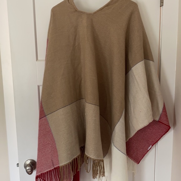 Poncho from Uniqlo one size - Picture 2 of 3